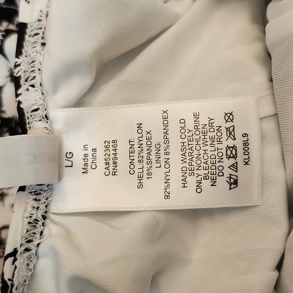 Avec Les Filles Floral One-piece Swimsuit, Size L - Picture 13 of 15